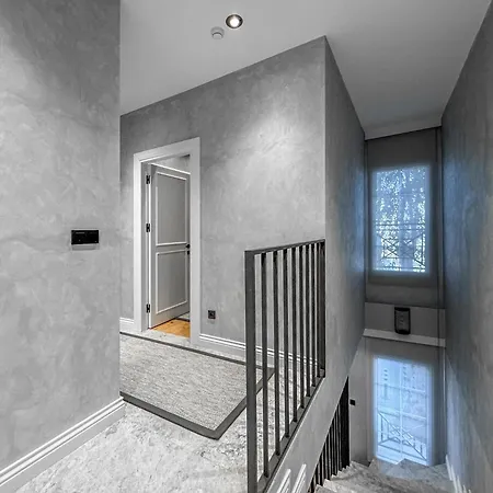 Ena Boutique & Residences Szálloda