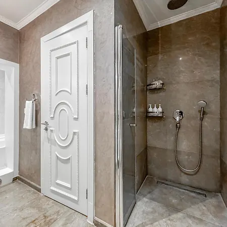 Ena Boutique & Residences Szálloda 4*