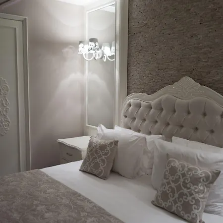 Szálloda Ena Boutique & Residences 4*