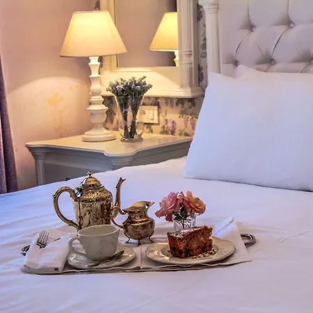 Ena Boutique & Residences 4*