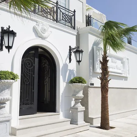 Ena Boutique & Residences 4*