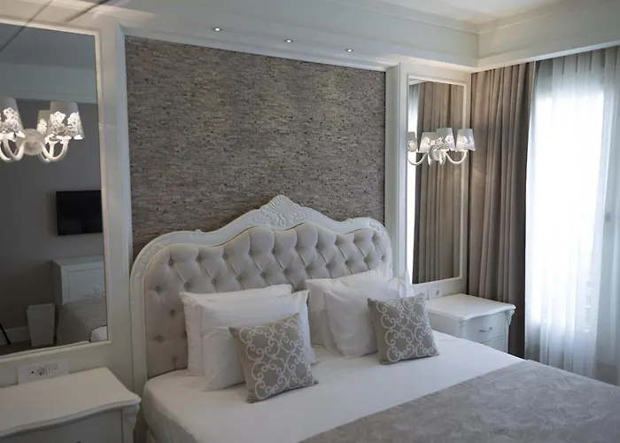 Hotel Ena Boutique & Residences