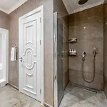 Ena Boutique & Residences فندق 4*