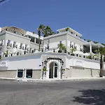 فندق Ena Boutique & Residences 4*