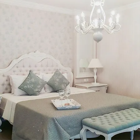 Ena Boutique & Residences Hotell
