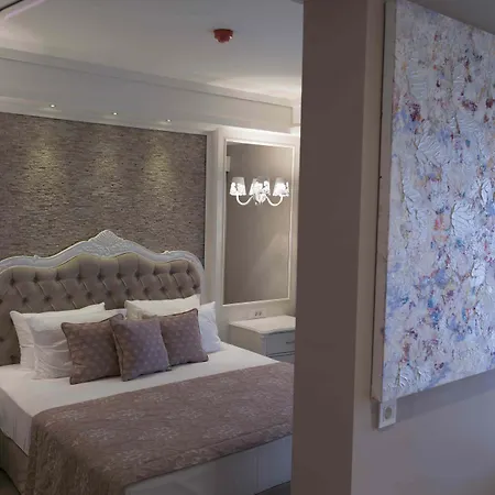 Ena Boutique & Residences Hotel