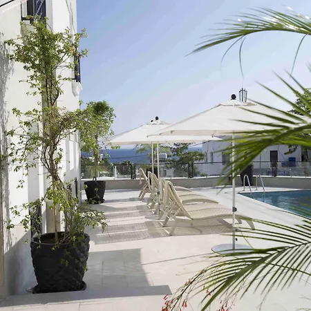 Ena Boutique & Residences Hotel 4*