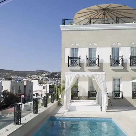 Hotel Ena Boutique & Residences 4*