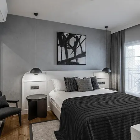 Ena Boutique & Residences Hotell 4*
