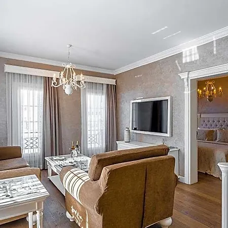 Ena Boutique & Residences 4*