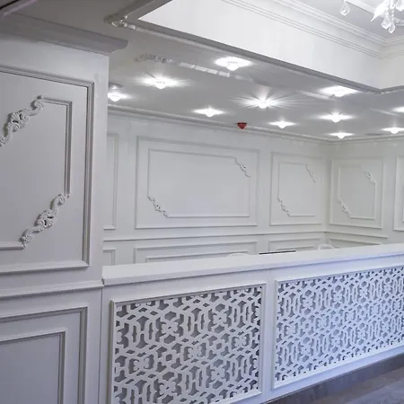 Ena Boutique & Residences Hotel 4*