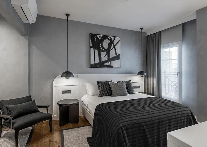 Ena Boutique & Residences Hotel 4*