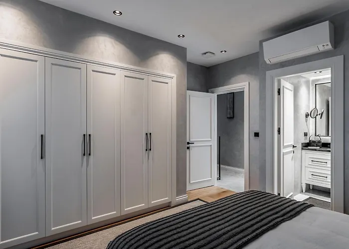 Ena Boutique & Residences 4*