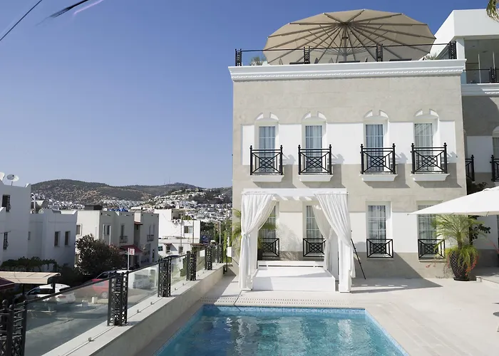 Hotel Ena Boutique & Residences