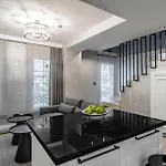 מלון Ena Boutique & Residences 4*