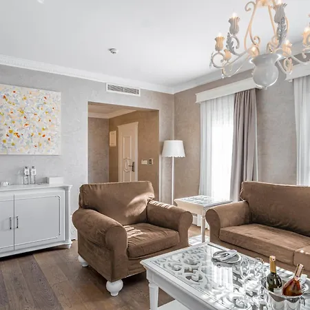 Ena Boutique & Residences Otel 4*