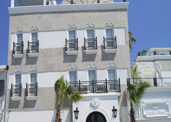 Ena Boutique & Residences Hotell