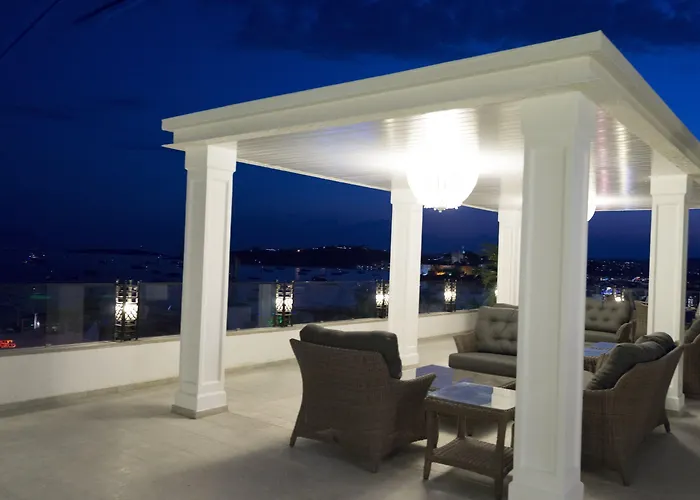 Ena Boutique & Residences Hotell 4*